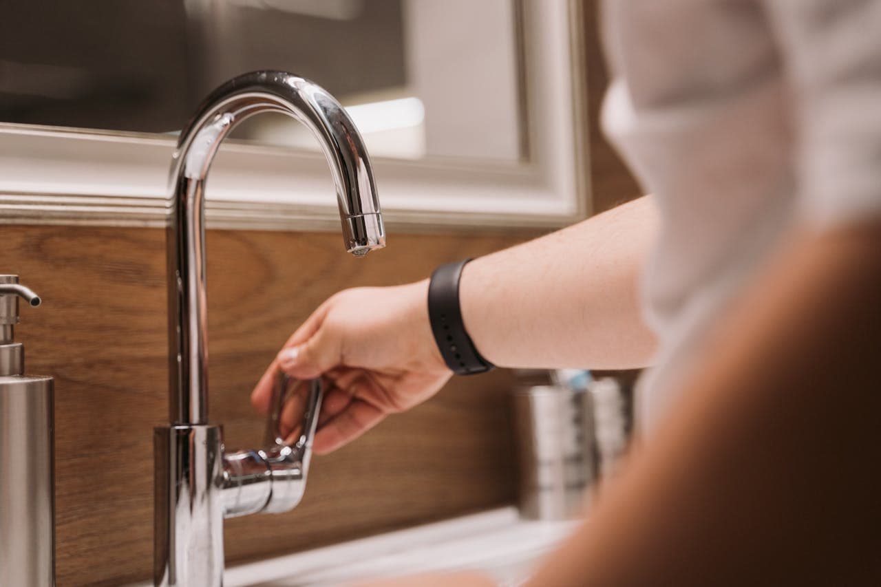 Supply bathroom & kitchen fixes